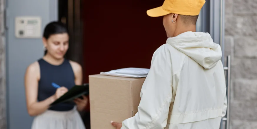 Door to door cargo service in Lahore with safe pickup, packing, and international delivery